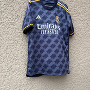 Real Madrid 2023/24 — Maillot Extérieur | Kroos #8